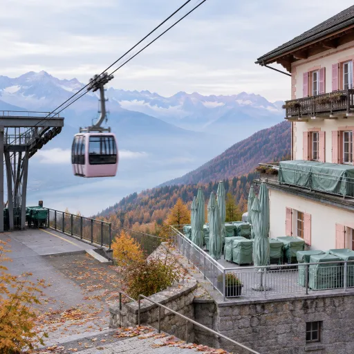The Last Cable Cars of Autumn: Timing an Alpine Stay Before the October Shutdown